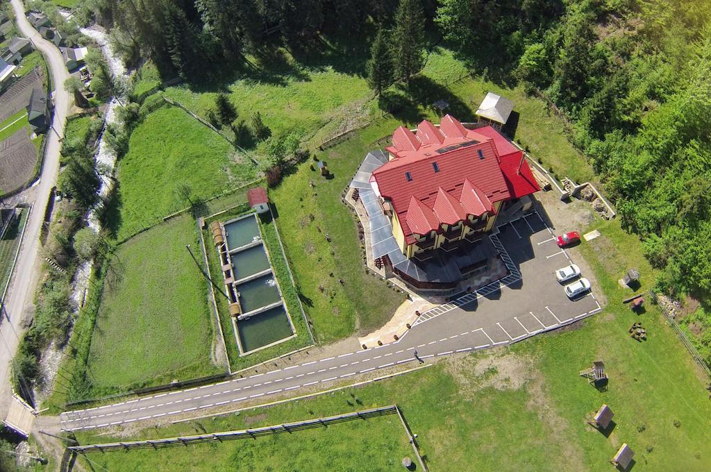 Pensiunea Geona Poiana Teiului Kültér fotó