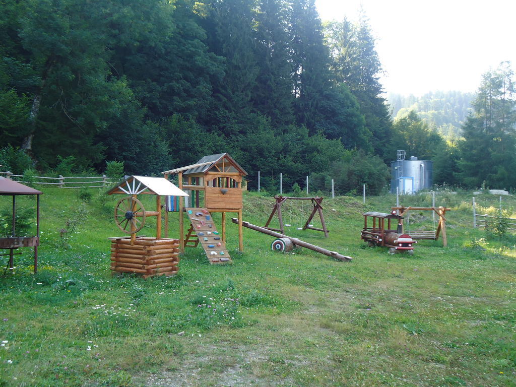 Pensiunea Geona Poiana Teiului Kültér fotó